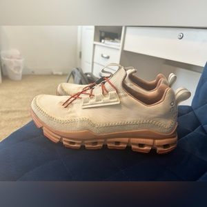 On clouds size 10 women